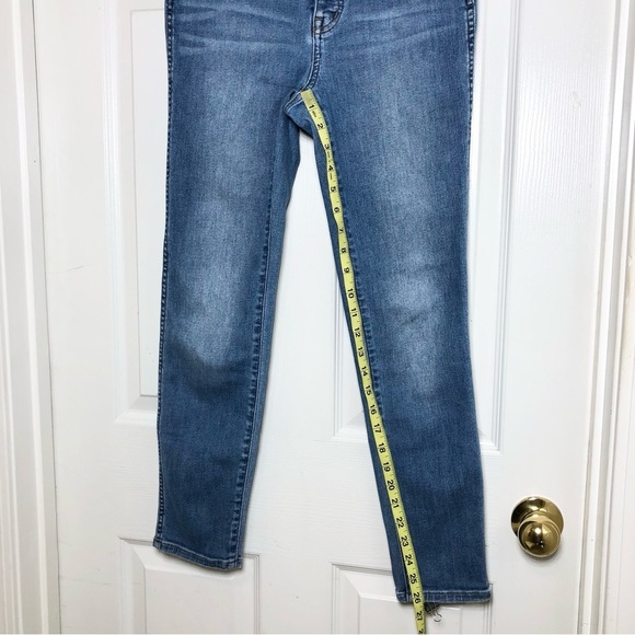 Madewell Stretchy 10" High-Rise Skinny Crop Jeans in Welling Wash 27 - Picture 11 of 16